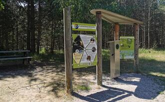 Entdeckerpfad "Biologische Vielfalt" - Station 2 - Fledermaushaus